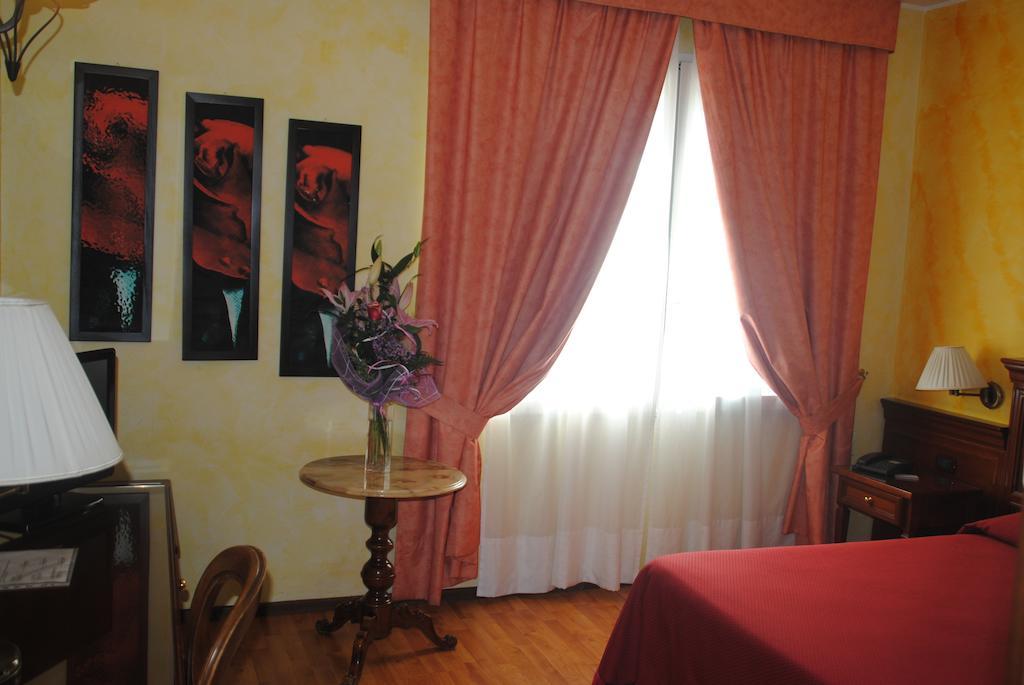 Hotel Vazzana Volpiano Habitación foto