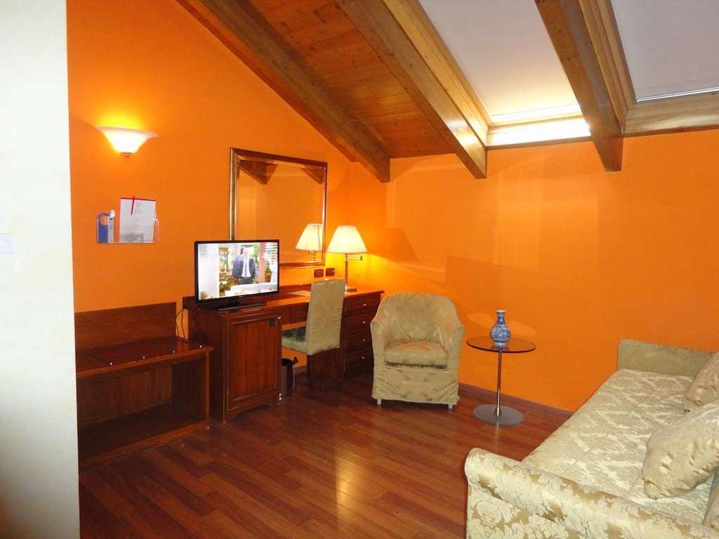 Hotel Vazzana Volpiano Habitación foto